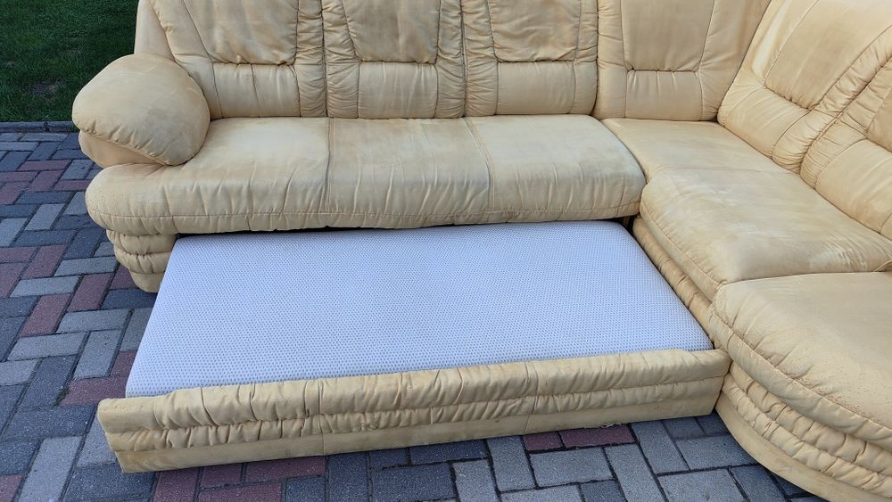 Narożnik z funkcją spania, miły materiał,