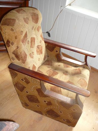 Ładny nie zniszczony fotel