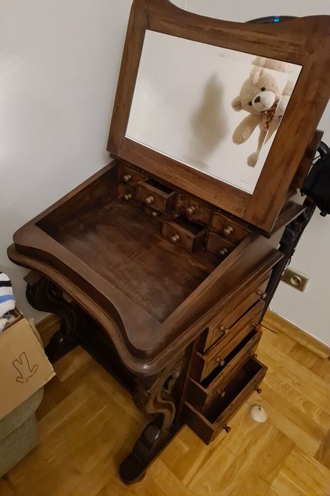 Toaletka sekretarzyk