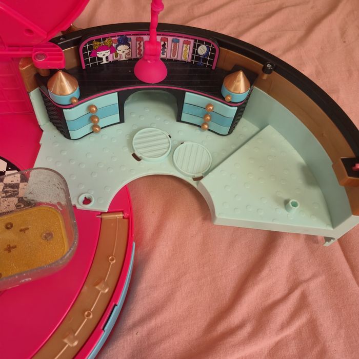 Салон краси Lol surprise,пилисос,мольберт,ходунці