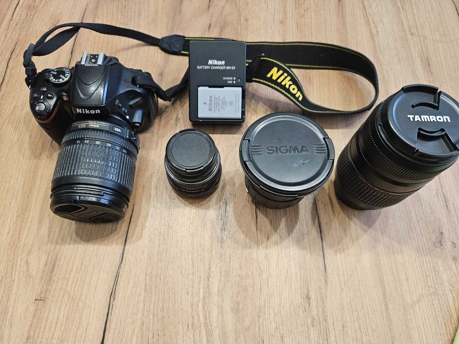 Zestaw Aparat lustrzanka cyfrowa Nikon D5100  + 4 obiektywy
