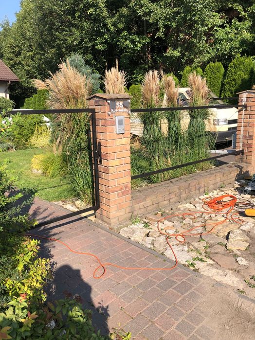 ogrodzenia z klinkieru oraz drewniane