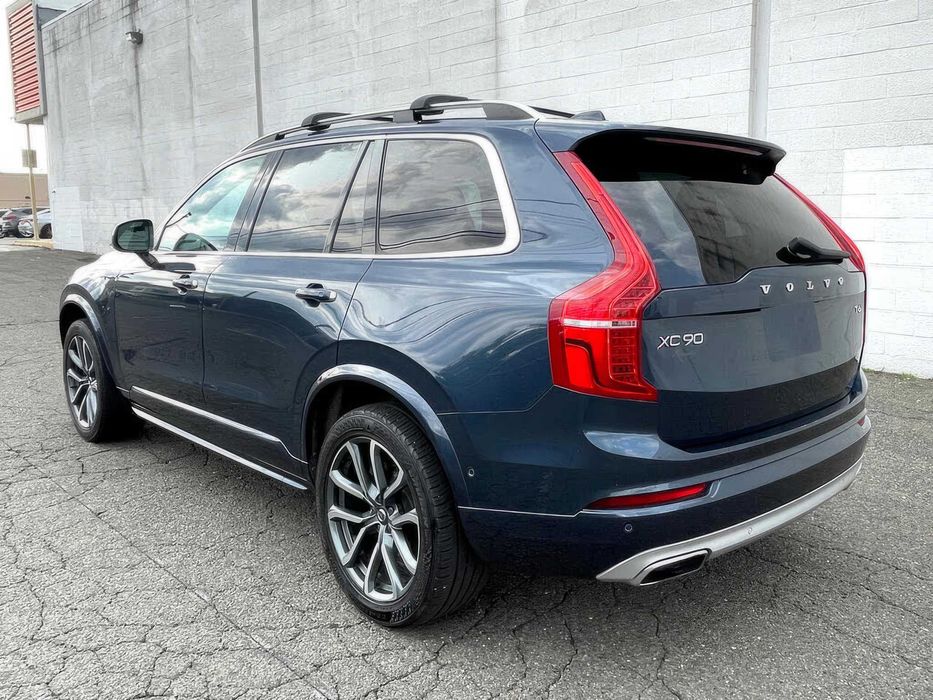 Volvo XC90      2019