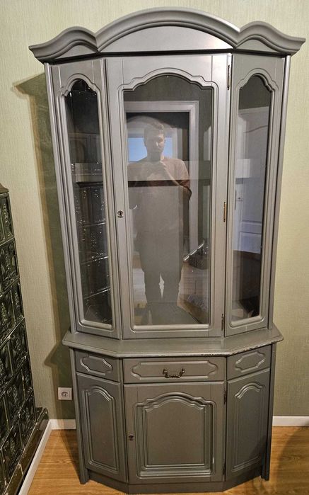 szafa, szafka, klasyczna witryna z przeszkleniami