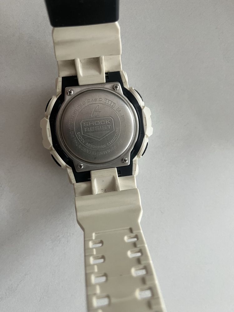 Zegarek G-Shock bialy