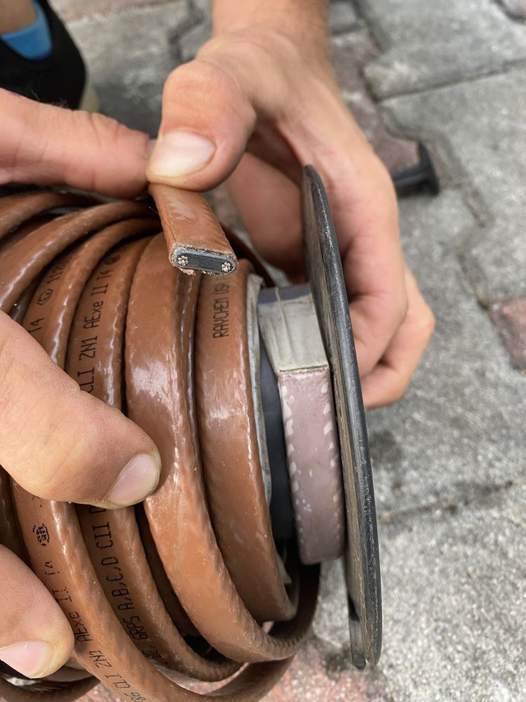 Kabel QTVR samoregulujacy przewód grzewczy RAYCHEM 64W/m