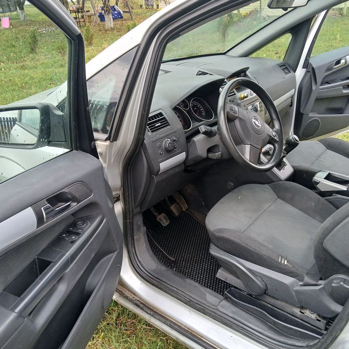 Хороше сімейне авто