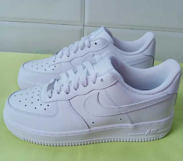 Nike Air Force 1 Low '07 White EU 37.5