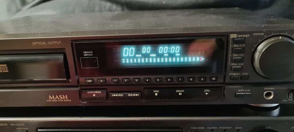 Odtwarzacz CD Technics SL P477A