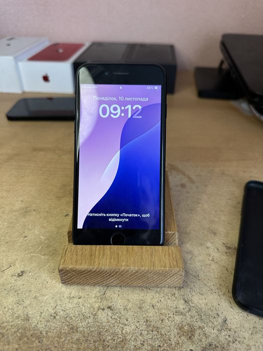 Продам Iphone se 2020 128 gb неверлок