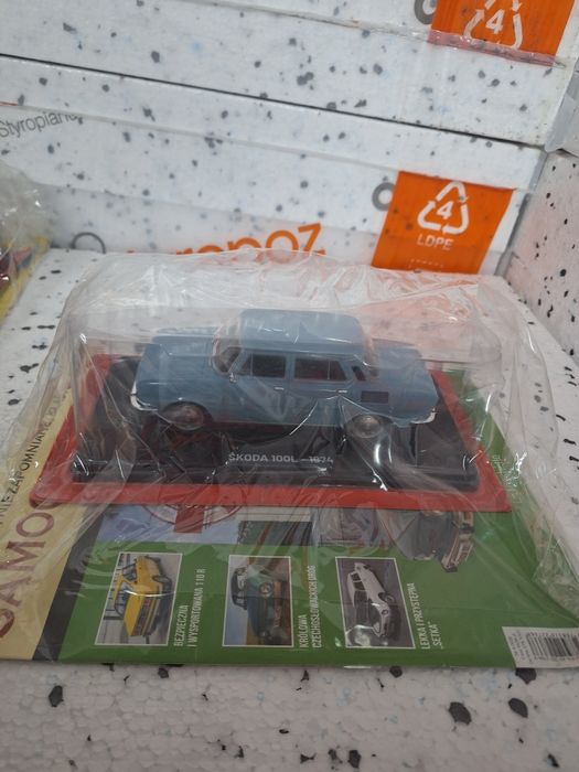 Skoda 100L (1974) Nr 8 Hachette 1:24 Kultowe Samochody PRL Nowy