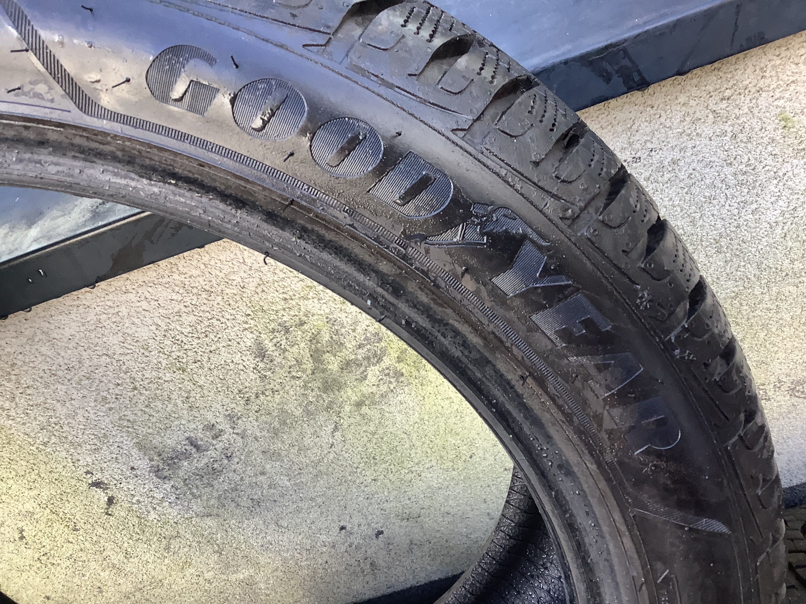 GOODYEAR 225/45r17 4szt opony zima zimowe 8.5mm 2019r