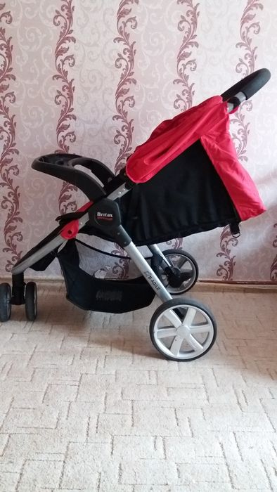 Продам прогулянкову коляску