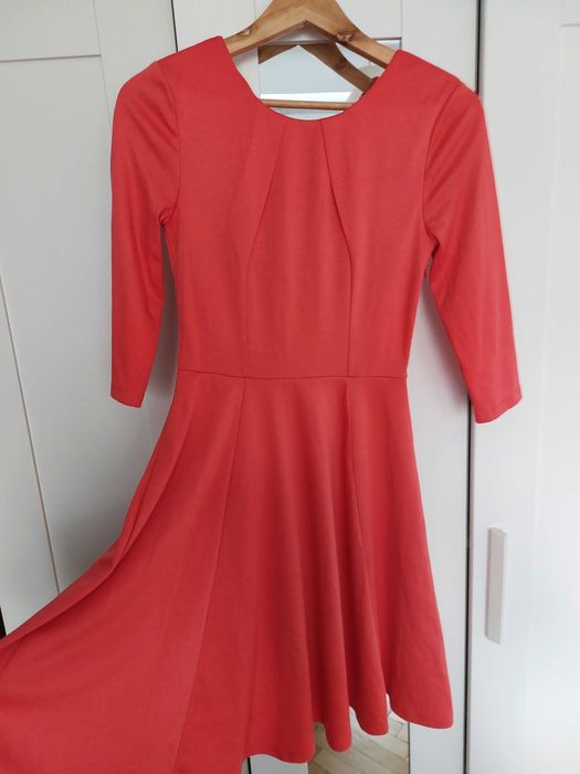 sukienka z rękawem 3/4 rozmiar