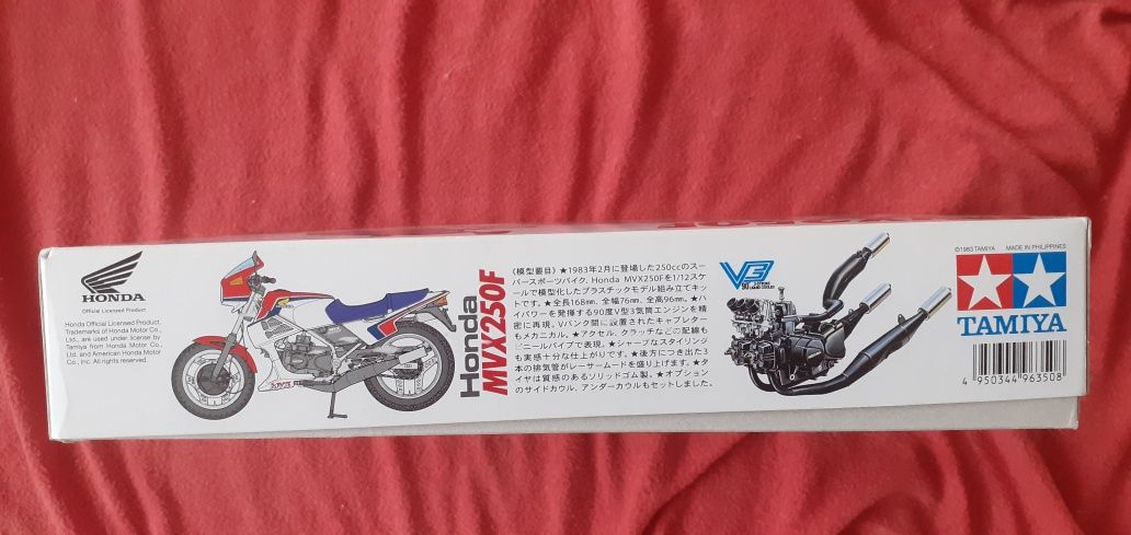 Model motocykla HONDA MVX 250F - TAMIYA!! 1/12