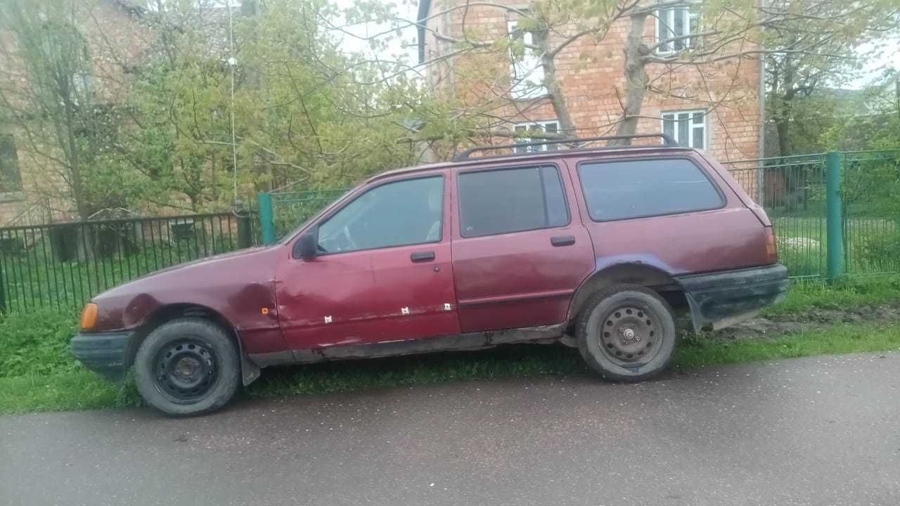 Продам машину Ford