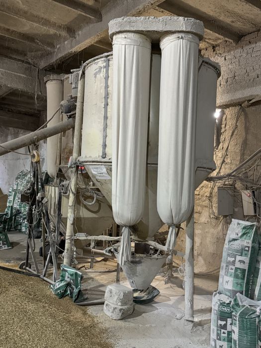 Княжа Авіла кормоцех змішувач кормів дробілка