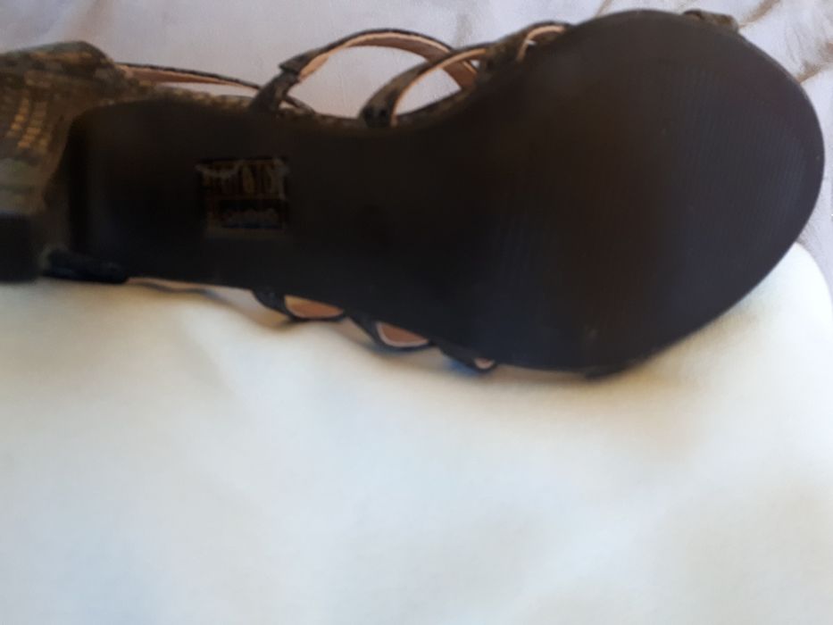Sandałki na szpilce r.40