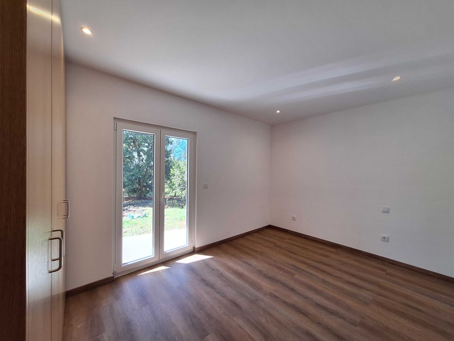 Casa T2 para Arrendar em Monte Redondo, Leiria (moradia, apartamento)