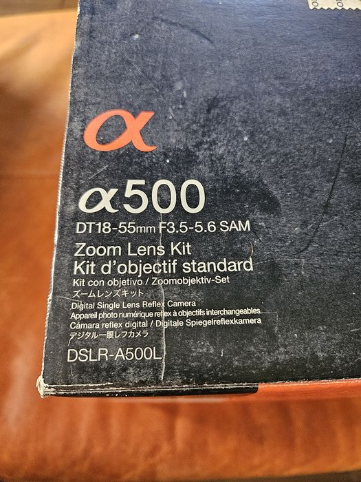 Aparat fotograficzny Sony Alfa 500 z dodatkami