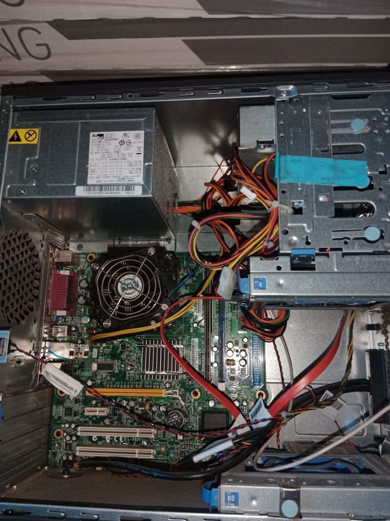 Sprzedam dwa komputery Lenovo 9851, Dell DCCY