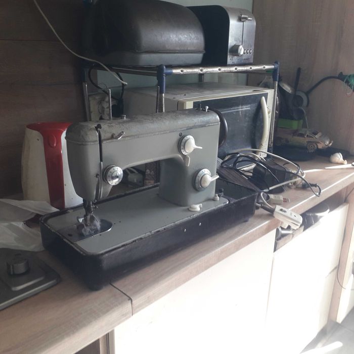 Продам швейну машинкуPFAFF 260