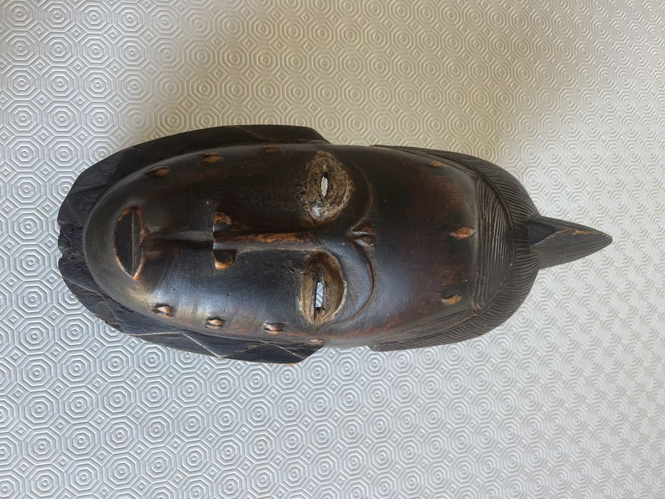 Mascara africana antiga madeira