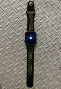 Apple Watch SE 40 mm GPS+Cellular Dourado