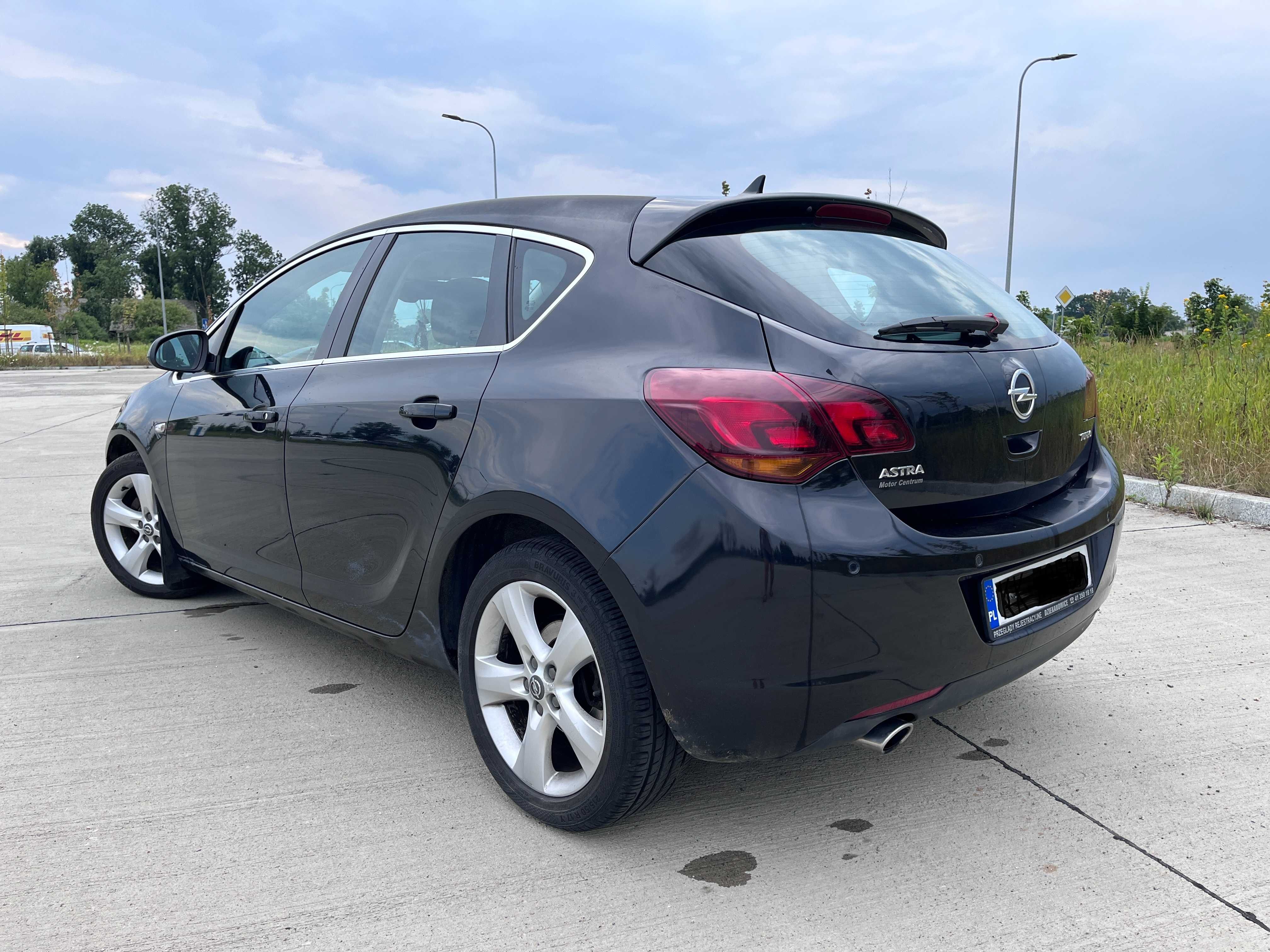 Opel Astra J - 1.4 turbo benzyna