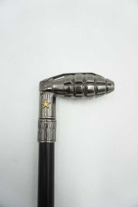 LASKA SPACEROWA Metalowa granat