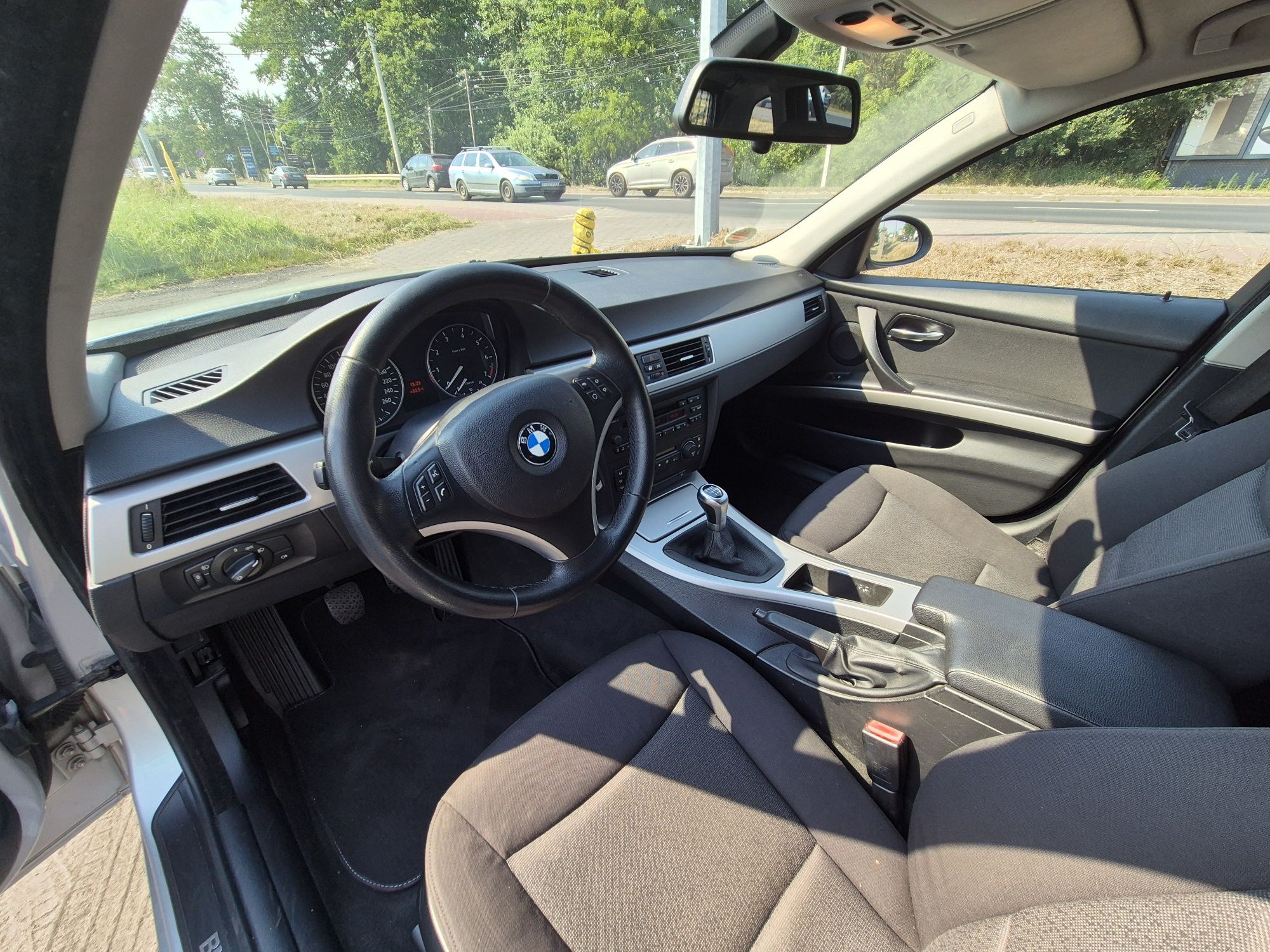 BMW 318i / 2.0 Benzyna 129KM / Felgi 19'' KESKIN