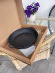 Patelnie żeliwne 32 i 24 cm