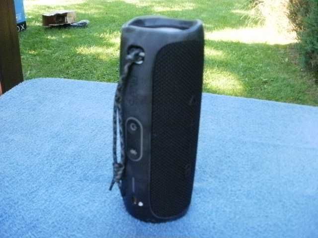 JBL Flip 5 ( oryginal ) czarny,, głośnik przenośny" -jak nowy.