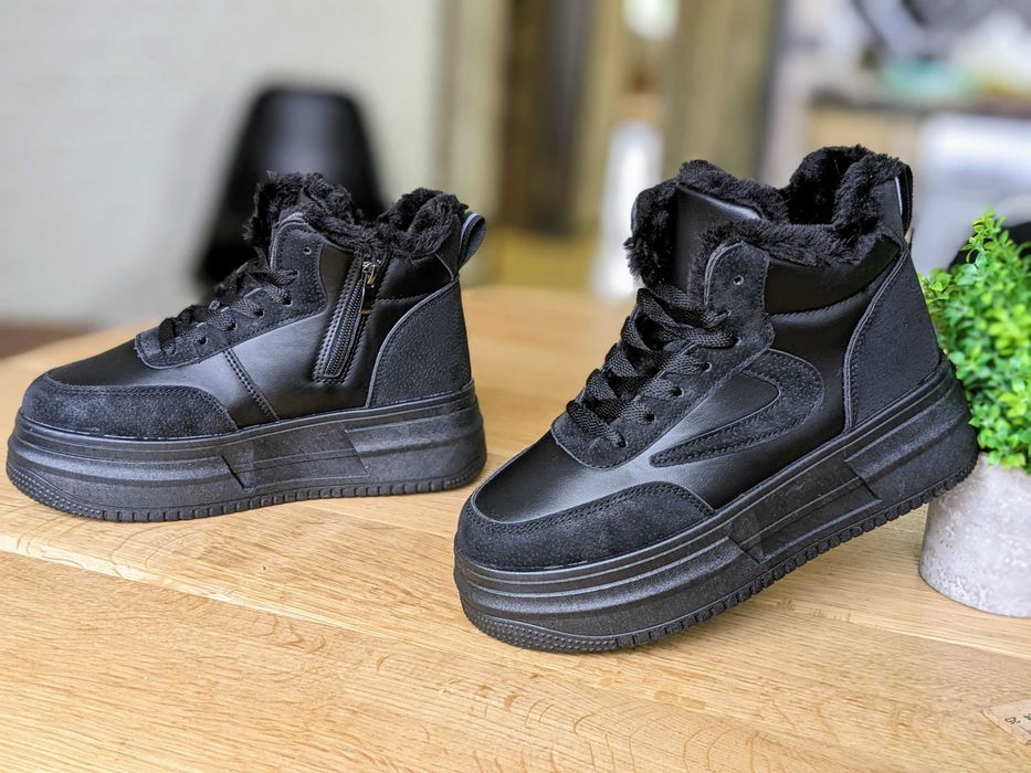Жіночі теплі зимові черевики з хутром Чорні та Білі кроссовки женские