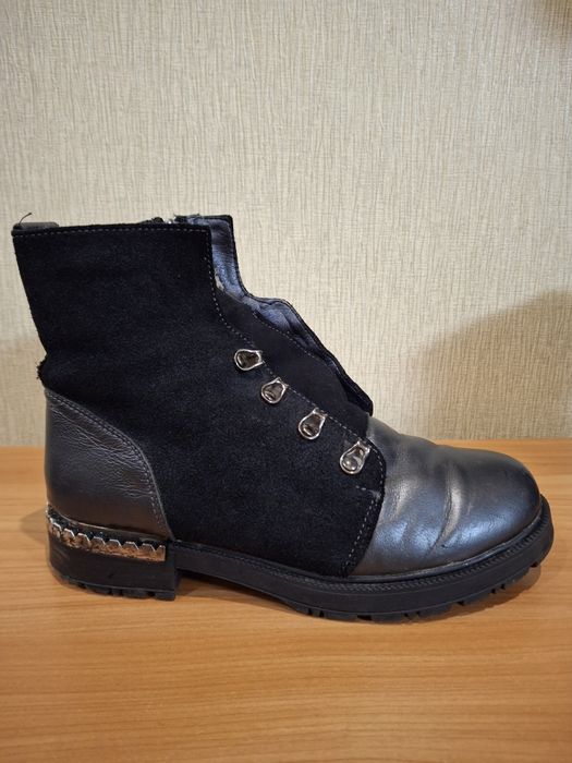 Зимові ботинки на дівчинку