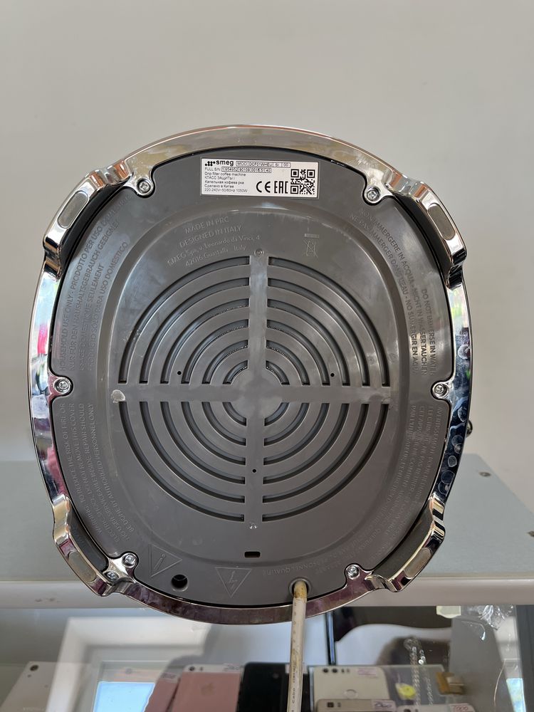 Крапельна кавоварка SMEG DCF01WHE