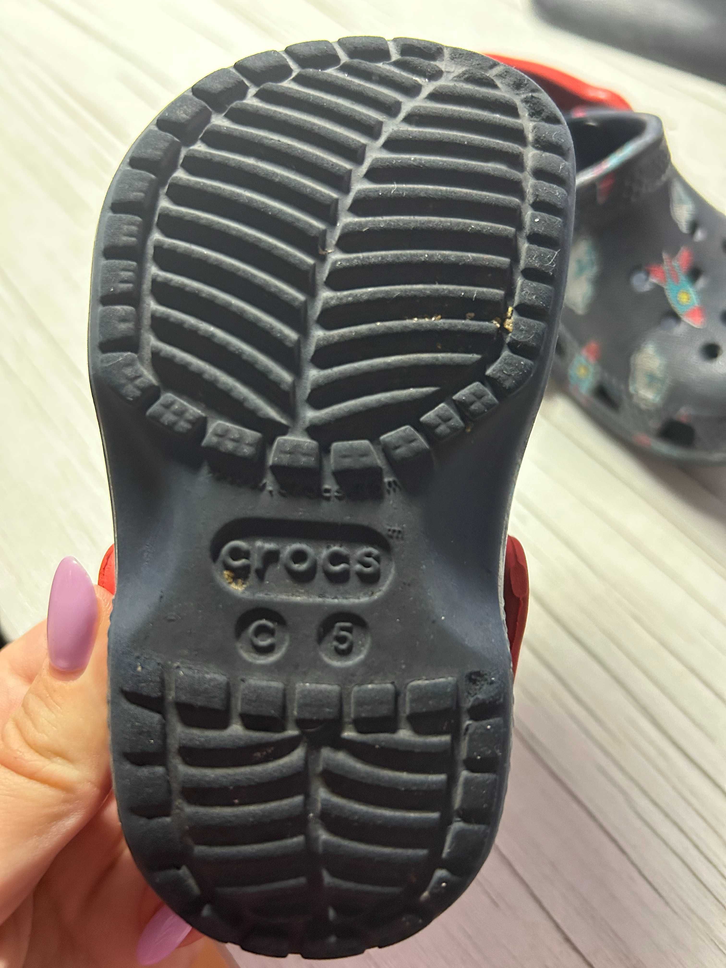 Продам  сандали crocs