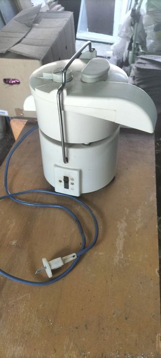 Продам єлектросоковижималку СССР.