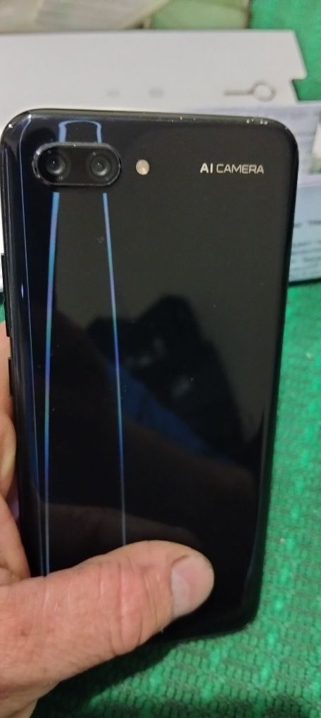 Смартфон Honor 10