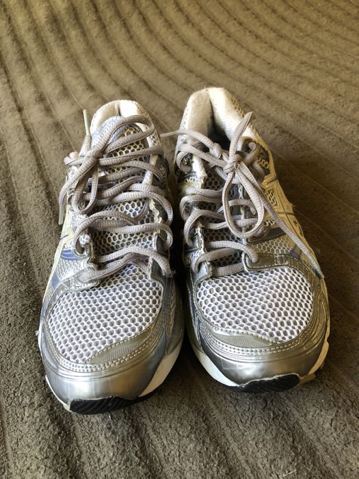 Спортивне взуття  Asics