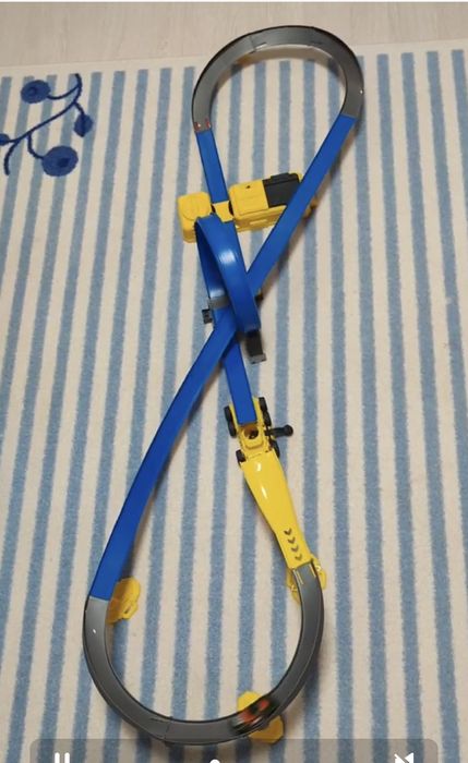 Трек для машинок. Механизированный трек.