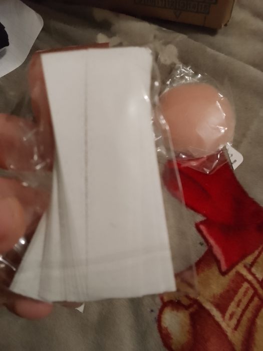 Nowa taśma do biustu Boob Tape.