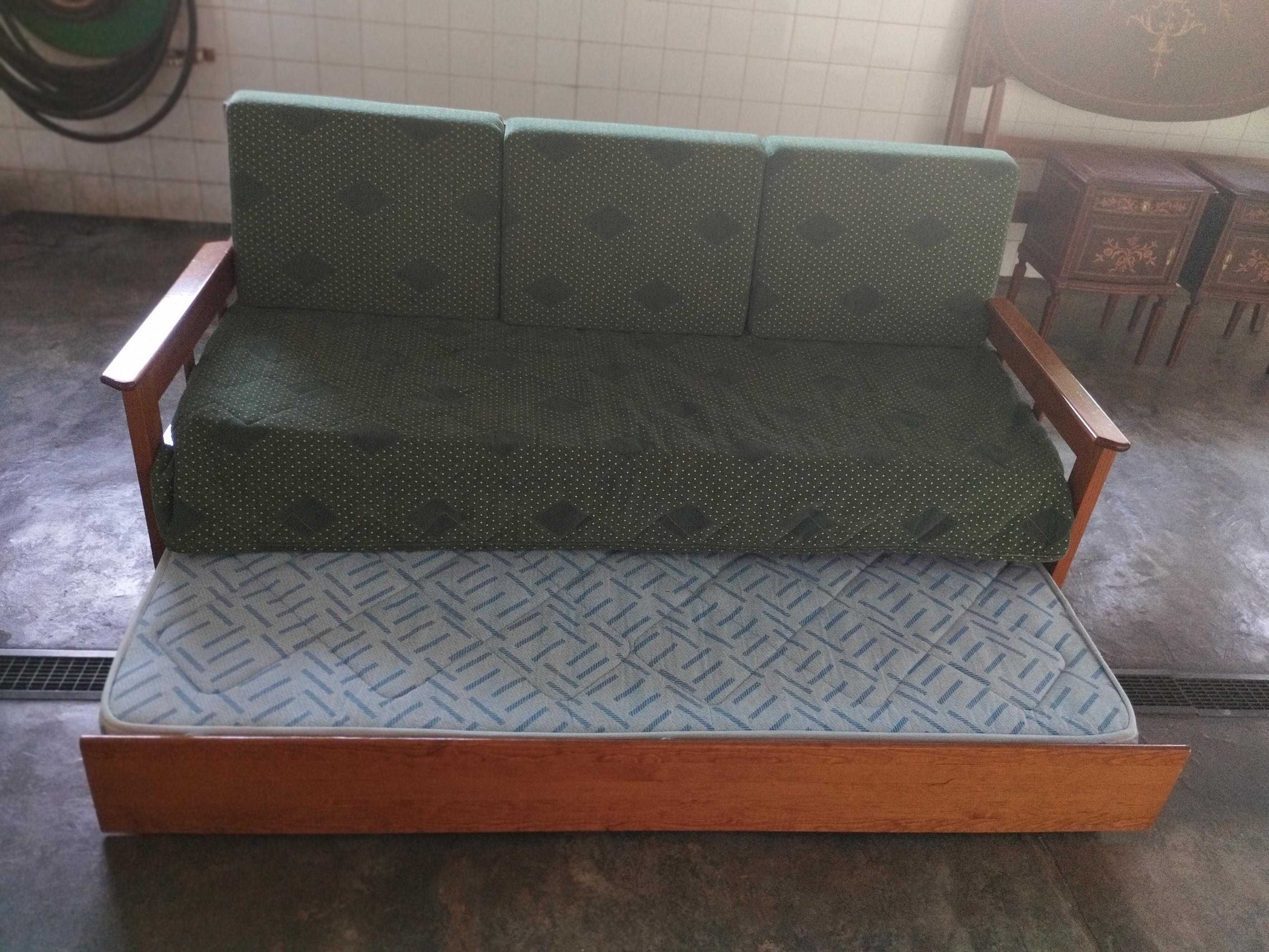 Sofá Cama em Excelente Estado