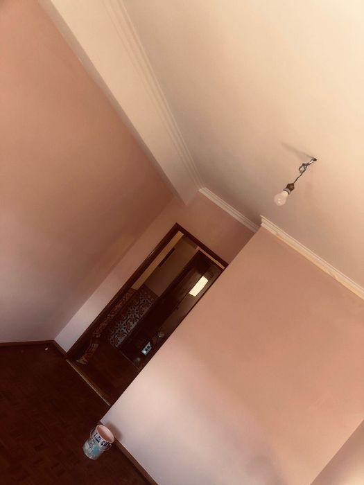 Pinturas sobre orçamentos e no metro