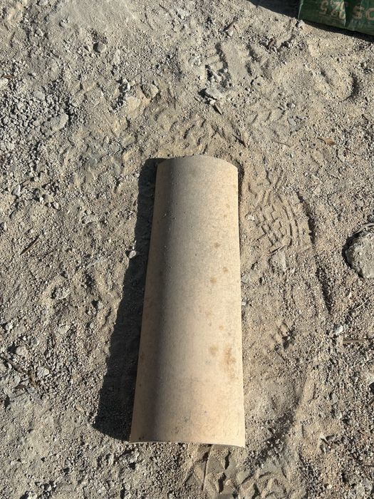 +/- 1000 telhas brancas, 0,80€ cada