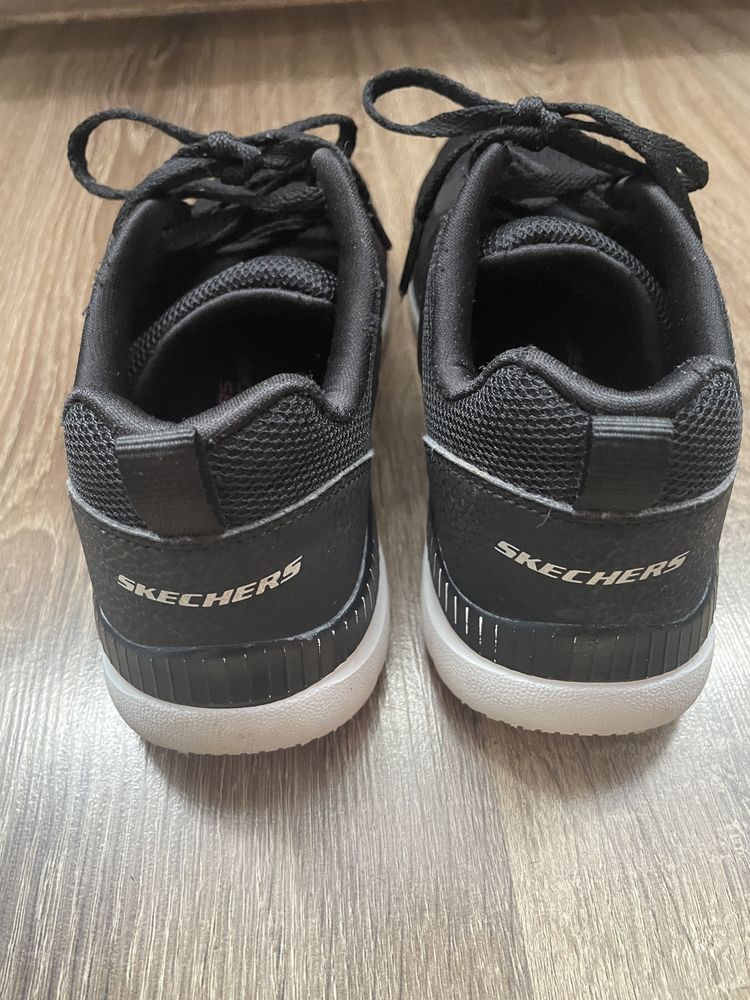 Buty Skechers chłopięce r.36 Znakomite