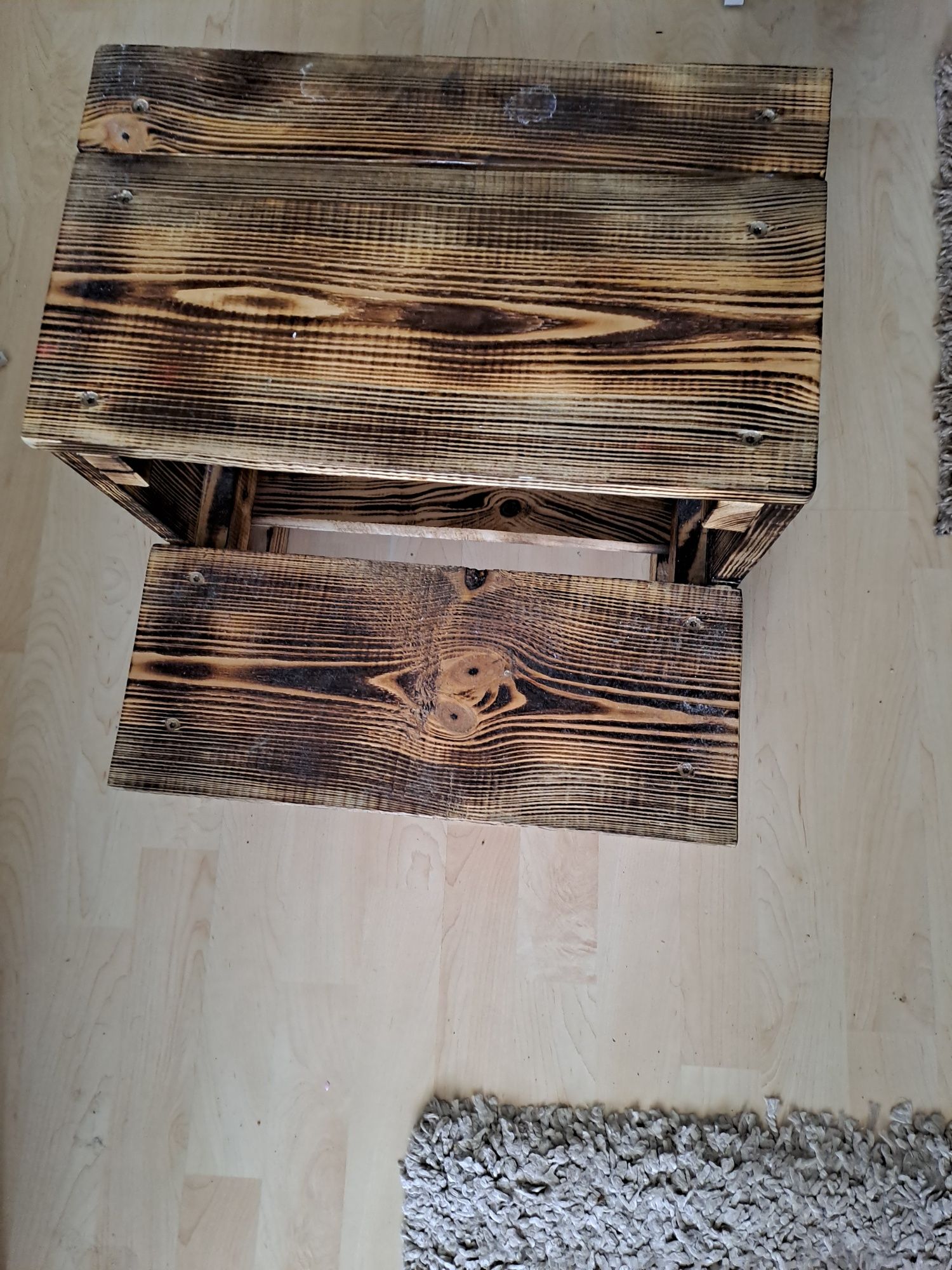 Podstawek 2 schodowy drewniany
