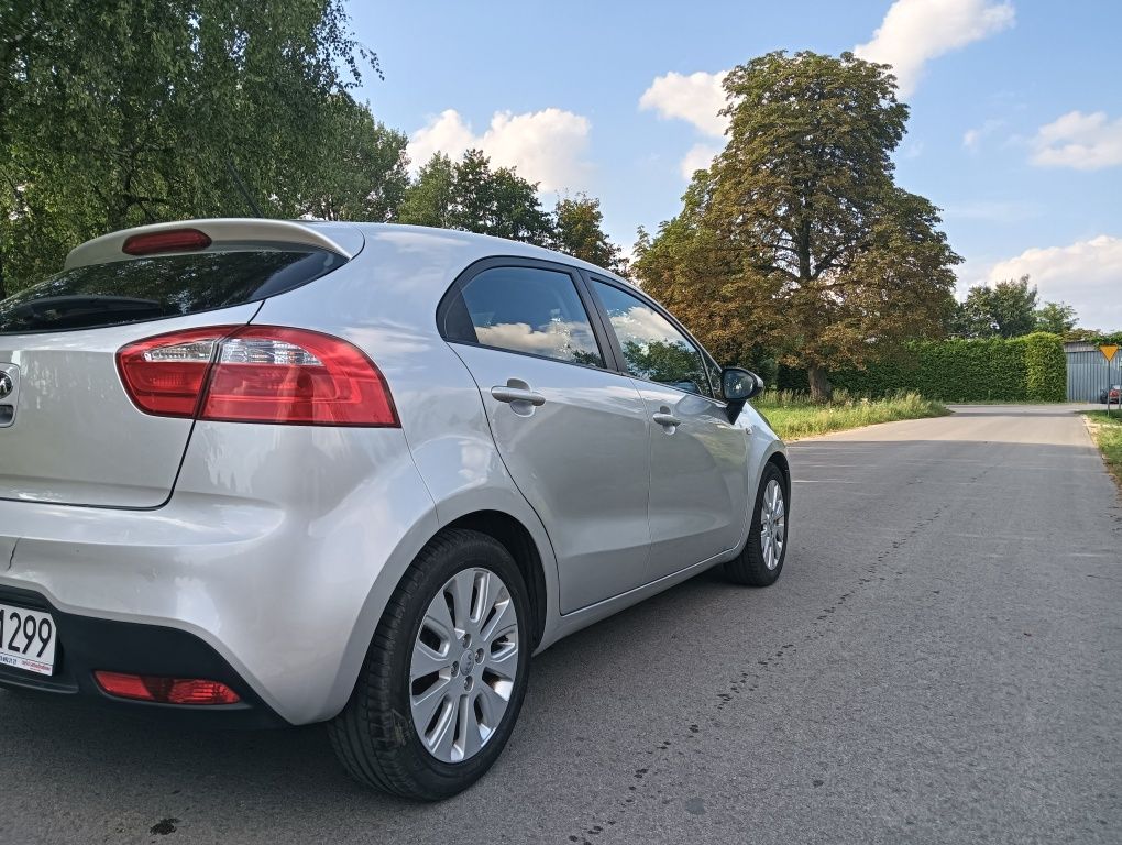 Sprzedam zadbaną Kia Rio 1.2  2012r