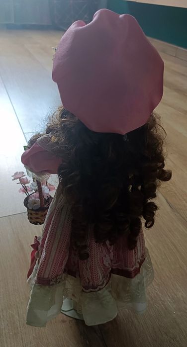 Lalka porcelanowa kolekcjonerska