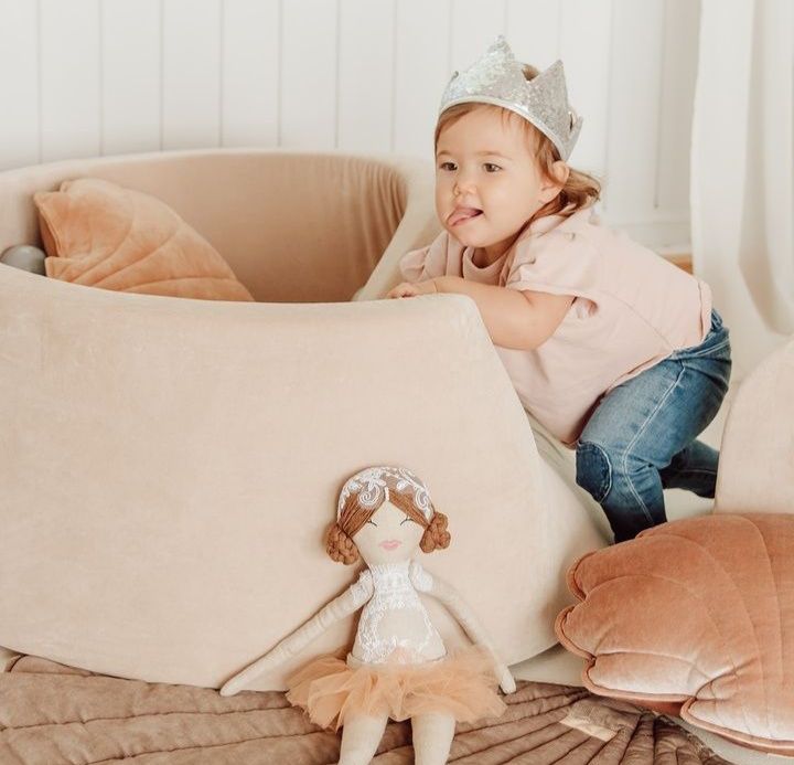 Сухі басейни з кульками та без. Наложка.Сухой бассейн с шариками и без